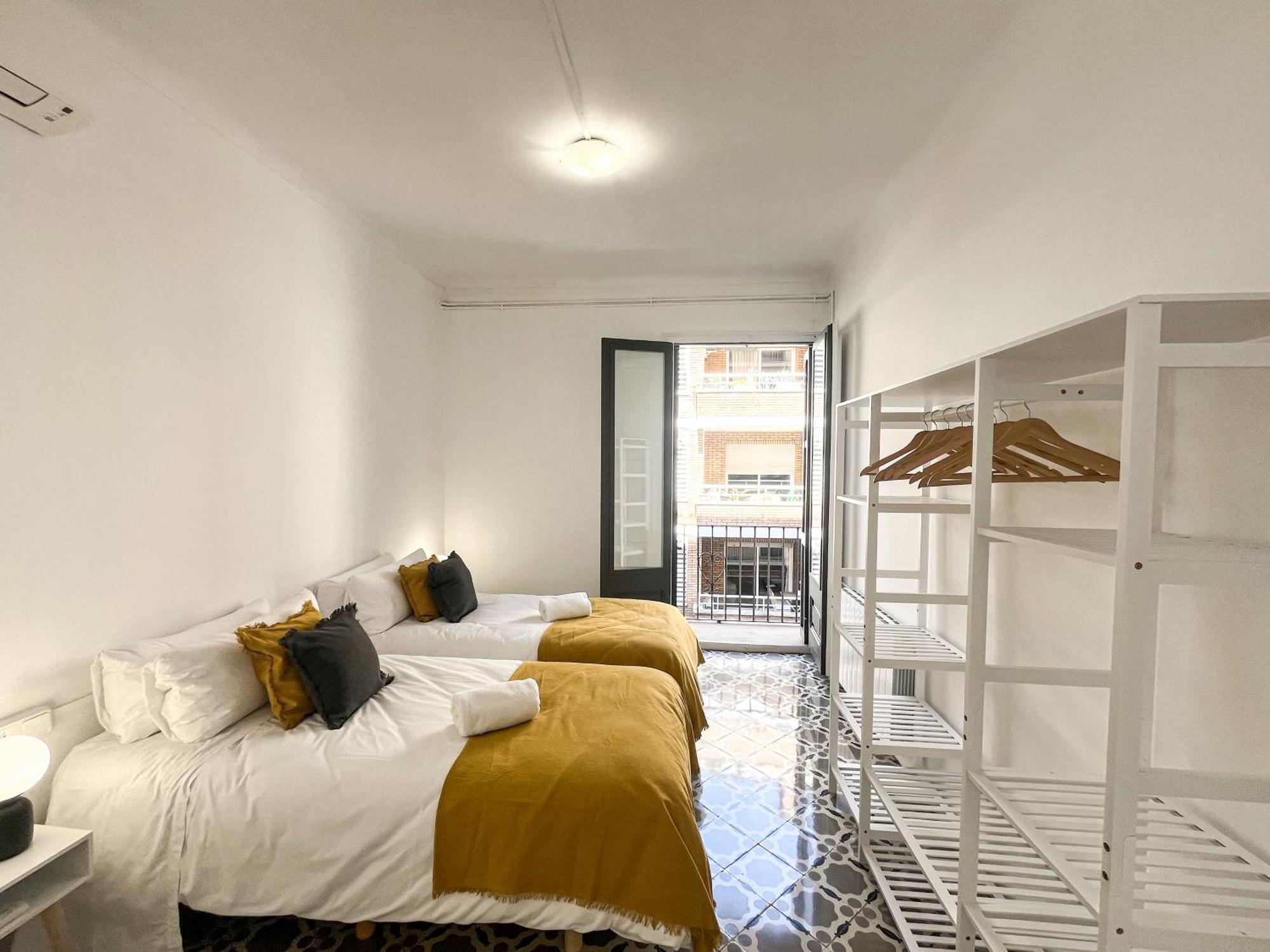 Cycle Haven Apt In Girona Center Exterior photo